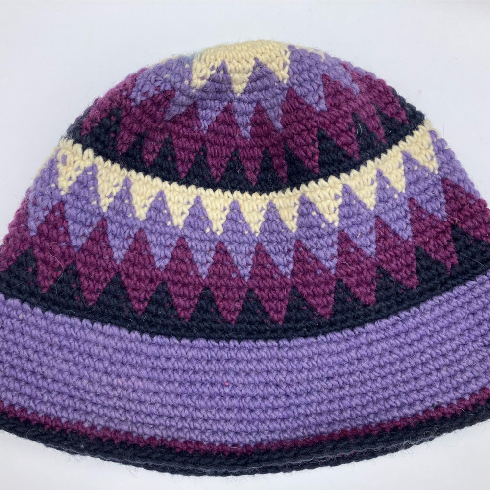 Purple hand crocheted rolled brimmed wool hat made in Peru. One size. - Picture 2 of 4